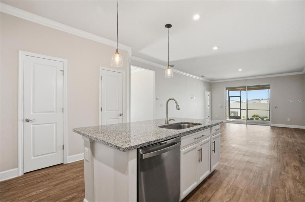 Activo con contrato: $338,000 (3 camas, 2 baños, 1532 Pies cuadrados)