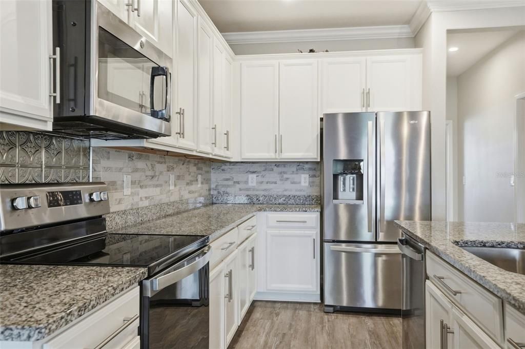 Activo con contrato: $338,000 (3 camas, 2 baños, 1532 Pies cuadrados)