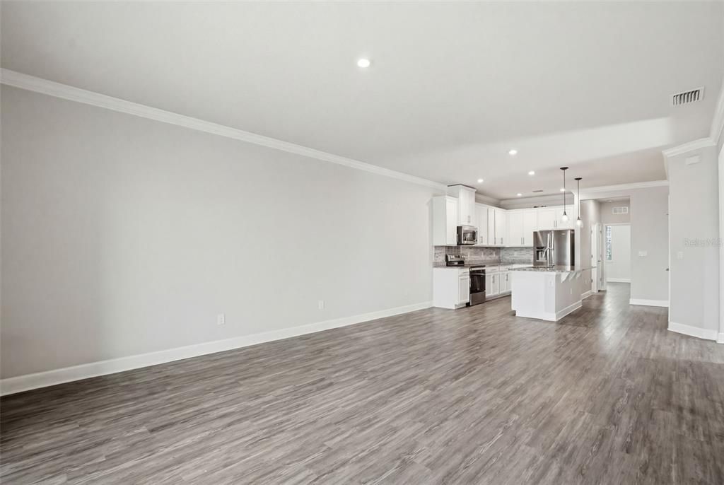 Activo con contrato: $338,000 (3 camas, 2 baños, 1532 Pies cuadrados)