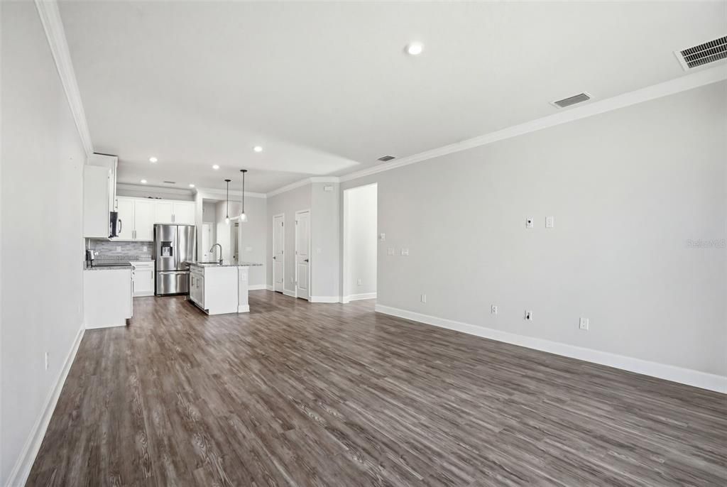 Activo con contrato: $338,000 (3 camas, 2 baños, 1532 Pies cuadrados)