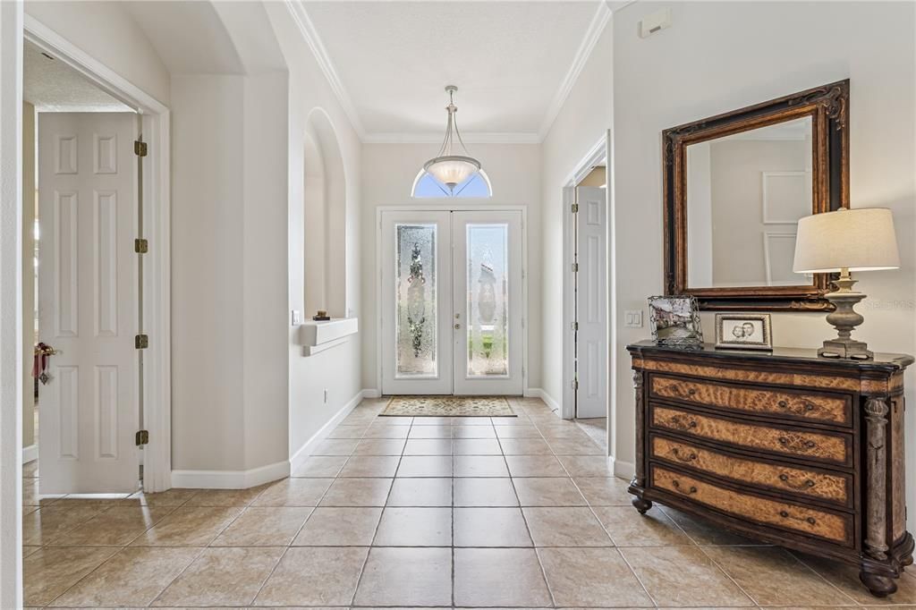 Activo con contrato: $750,000 (5 camas, 3 baños, 3498 Pies cuadrados)