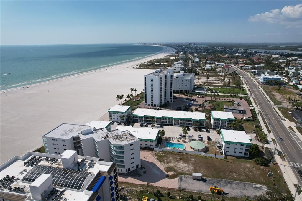 For Sale: $535,000 (2 beds, 2 baths, 1055 Square Feet)