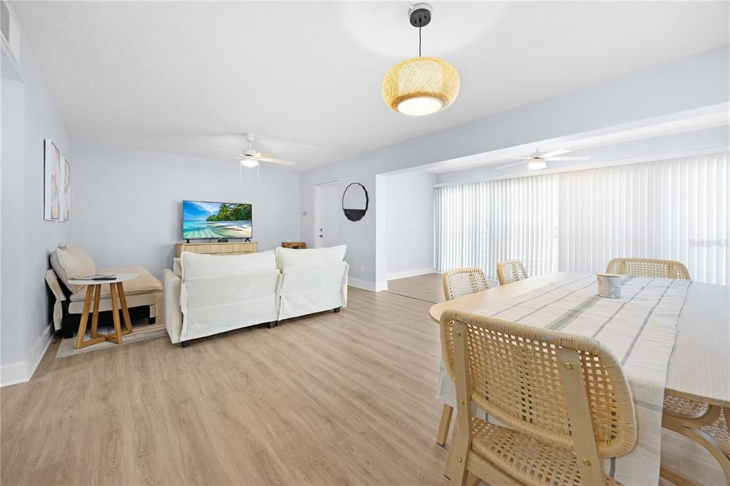 For Sale: $535,000 (2 beds, 2 baths, 1055 Square Feet)