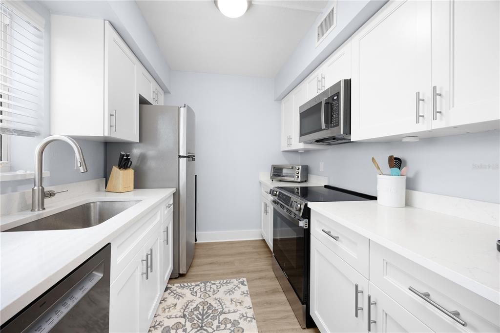For Sale: $535,000 (2 beds, 2 baths, 1055 Square Feet)