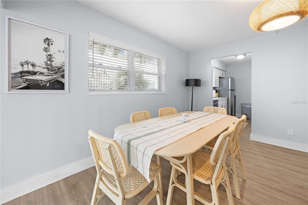 For Sale: $535,000 (2 beds, 2 baths, 1055 Square Feet)