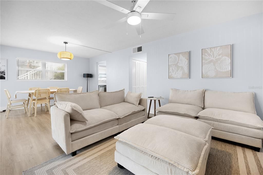 For Sale: $535,000 (2 beds, 2 baths, 1055 Square Feet)
