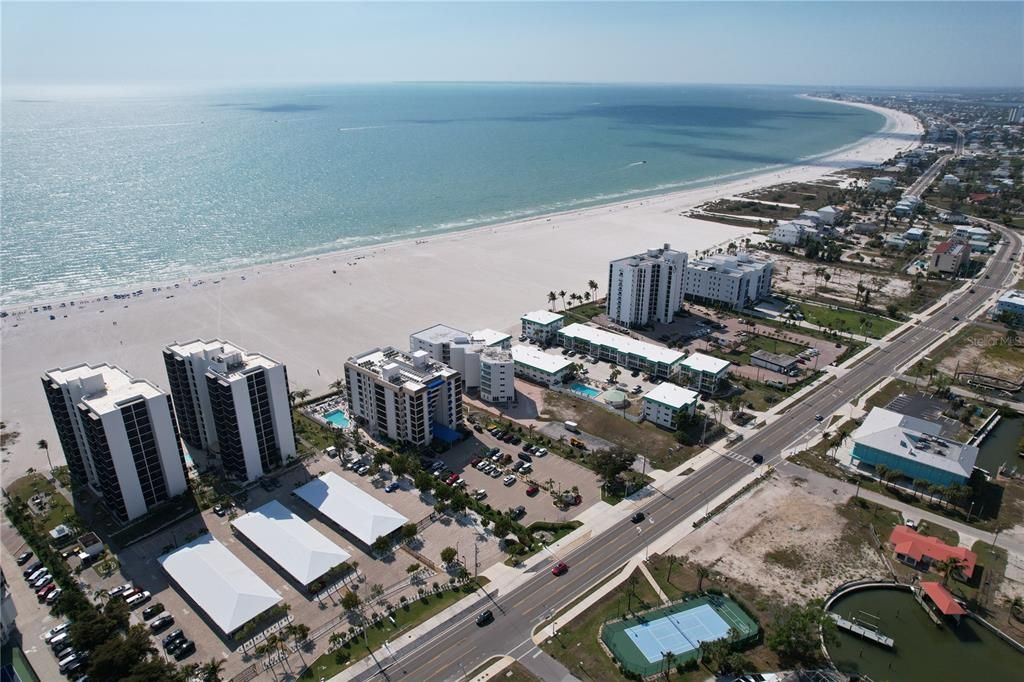 For Sale: $535,000 (2 beds, 2 baths, 1055 Square Feet)