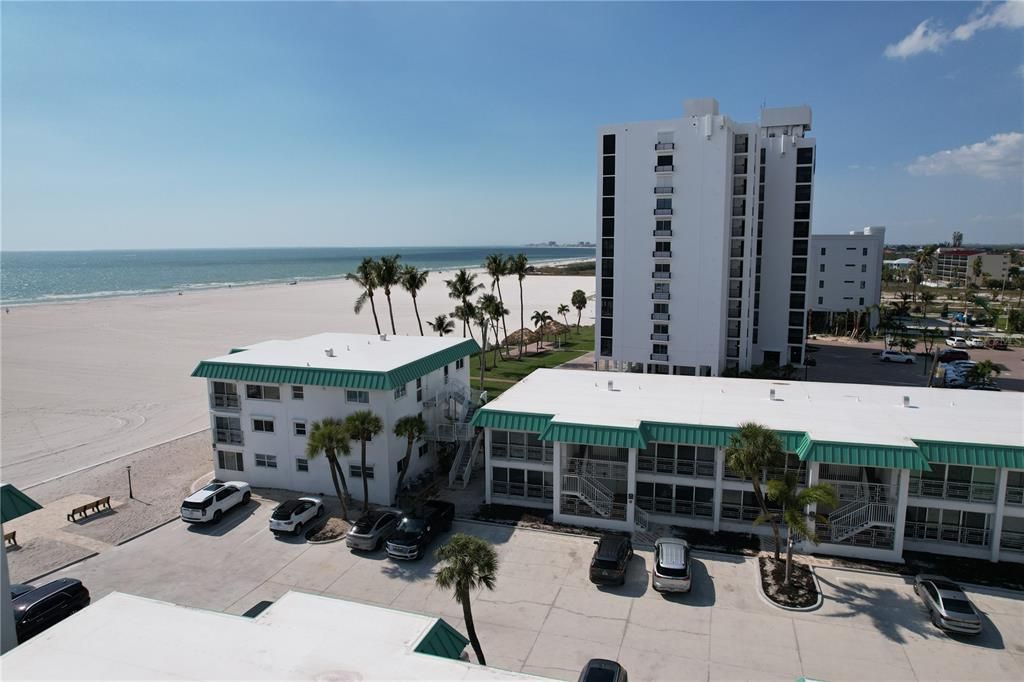 For Sale: $535,000 (2 beds, 2 baths, 1055 Square Feet)