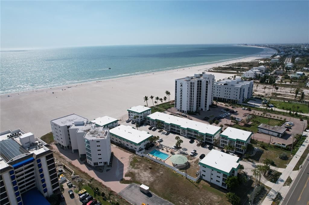 For Sale: $535,000 (2 beds, 2 baths, 1055 Square Feet)