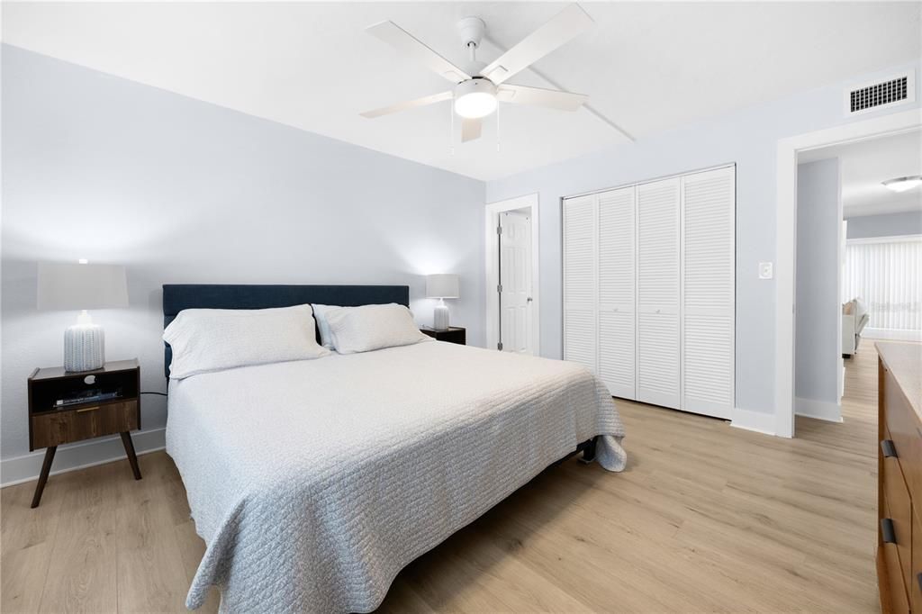 For Sale: $535,000 (2 beds, 2 baths, 1055 Square Feet)