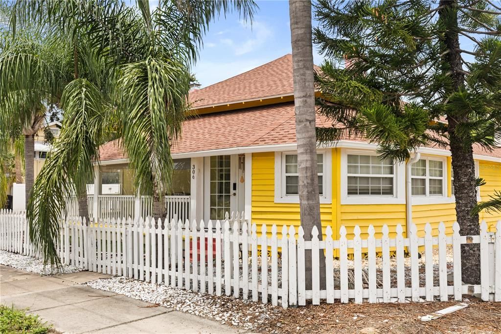 For Sale: $899,900 (5 beds, 0 baths, 2724 Square Feet)