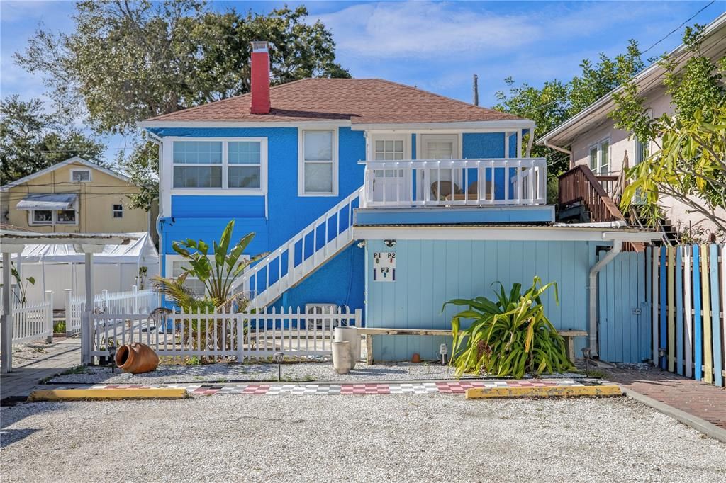 For Sale: $899,900 (5 beds, 0 baths, 2724 Square Feet)