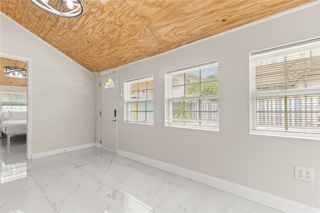 For Sale: $899,900 (5 beds, 0 baths, 2724 Square Feet)