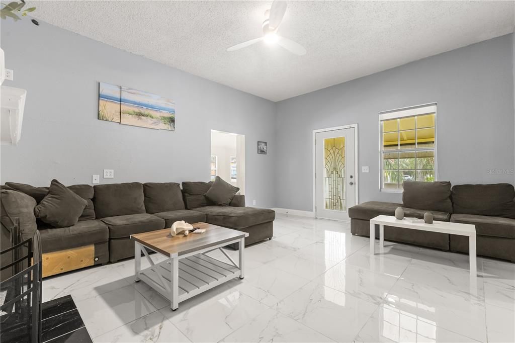 For Sale: $899,900 (5 beds, 0 baths, 2724 Square Feet)