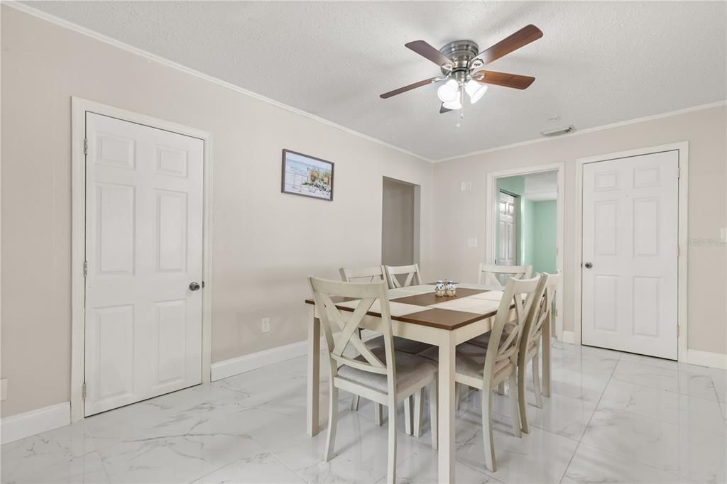 For Sale: $899,900 (5 beds, 0 baths, 2724 Square Feet)