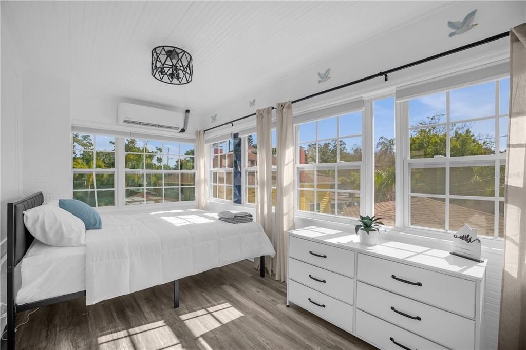 For Sale: $899,900 (5 beds, 0 baths, 2724 Square Feet)