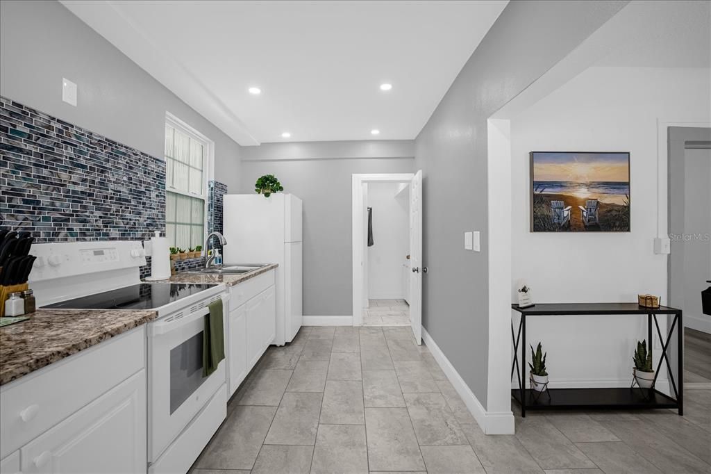 For Sale: $899,900 (5 beds, 0 baths, 2724 Square Feet)