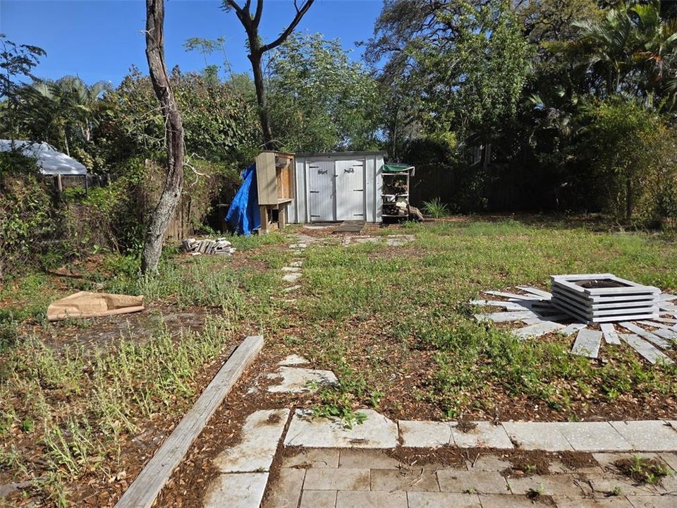 Active With Contract: $150,000 (1 beds, 1 baths, 572 Square Feet)