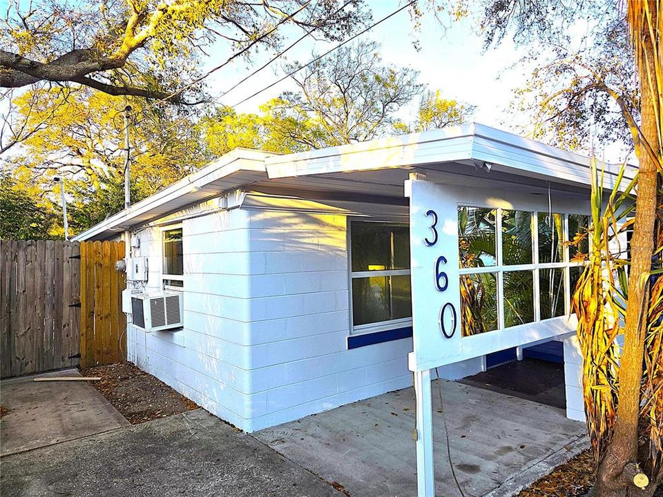 Active With Contract: $150,000 (1 beds, 1 baths, 572 Square Feet)