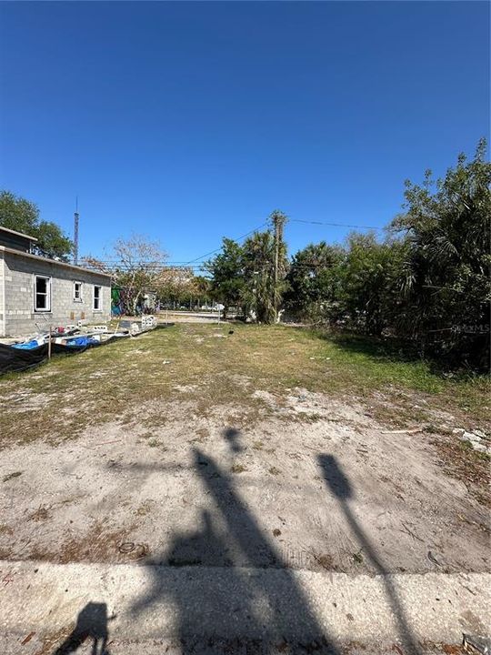 На продажу: $75,000 (0.07 acres)