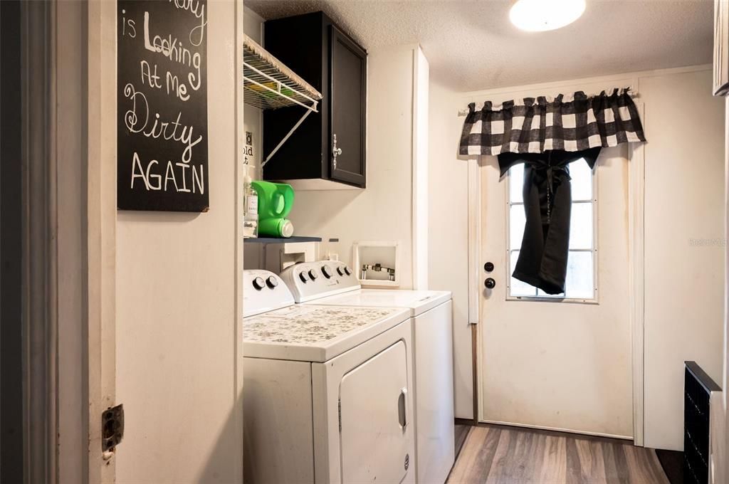 En Venta: $267,000 (4 camas, 2 baños, 2052 Pies cuadrados)