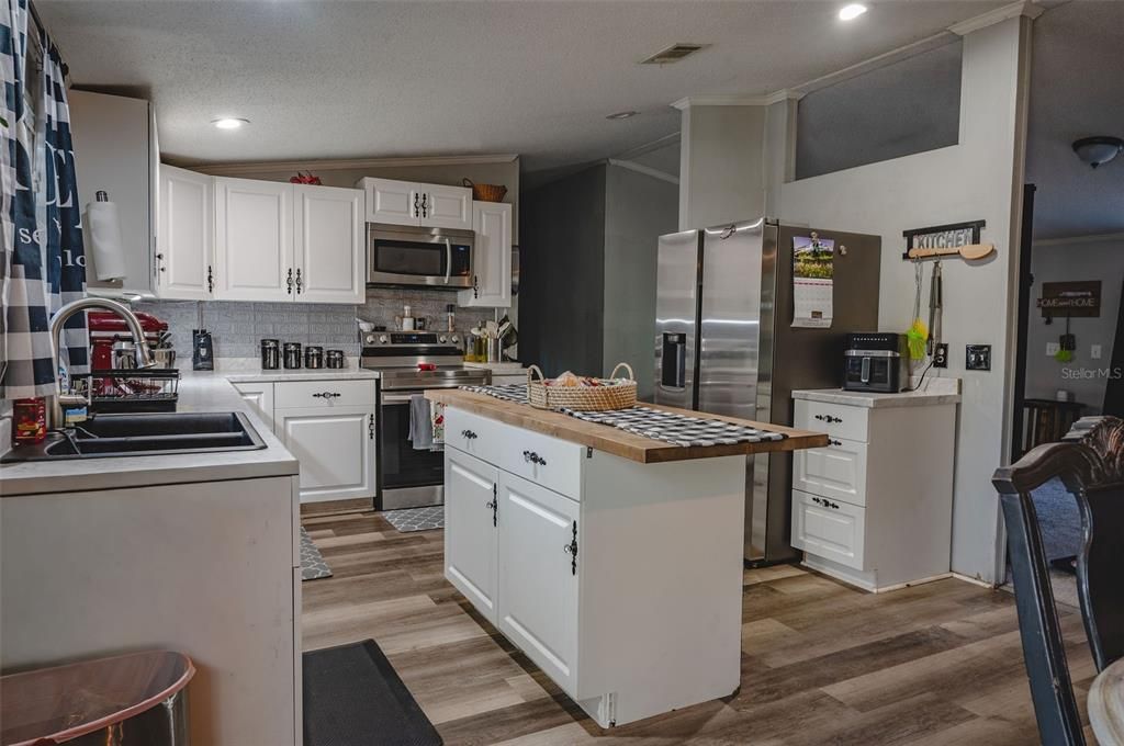 En Venta: $267,000 (4 camas, 2 baños, 2052 Pies cuadrados)