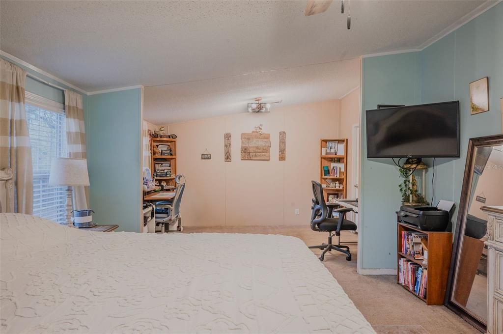 En Venta: $267,000 (4 camas, 2 baños, 2052 Pies cuadrados)