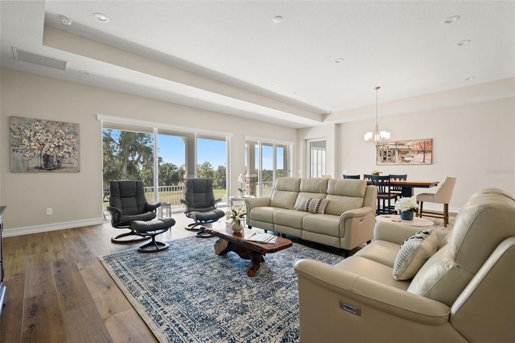 En Venta: $937,000 (4 camas, 3 baños, 3056 Pies cuadrados)