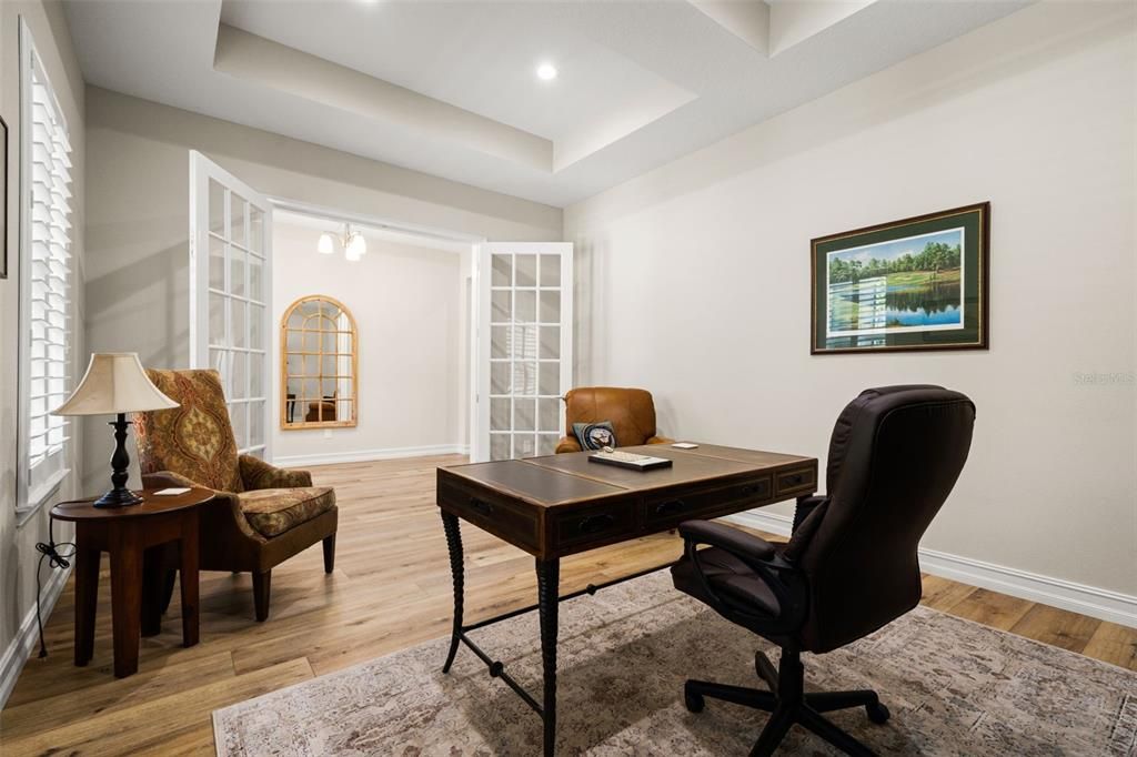 En Venta: $937,000 (4 camas, 3 baños, 3056 Pies cuadrados)