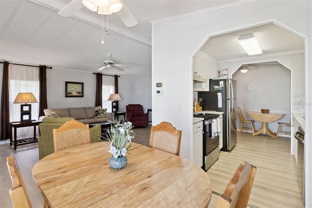 Activo con contrato: $115,000 (2 camas, 2 baños, 1056 Pies cuadrados)