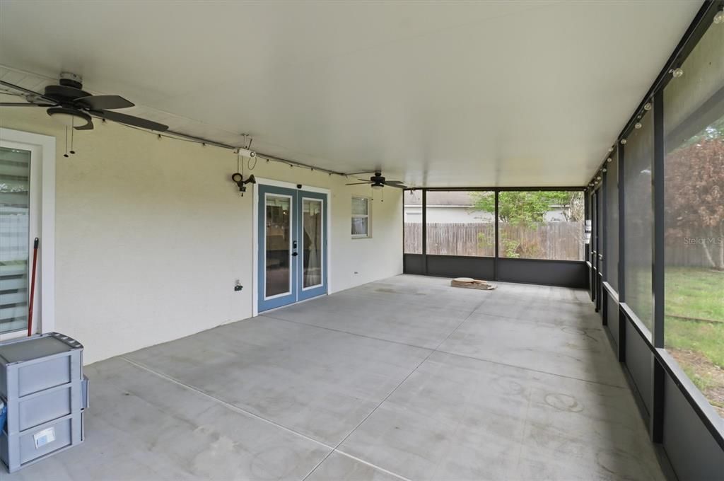 En Venta: $365,000 (4 camas, 2 baños, 2222 Pies cuadrados)