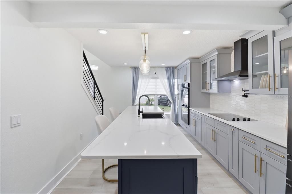 En Venta: $365,000 (4 camas, 2 baños, 2222 Pies cuadrados)