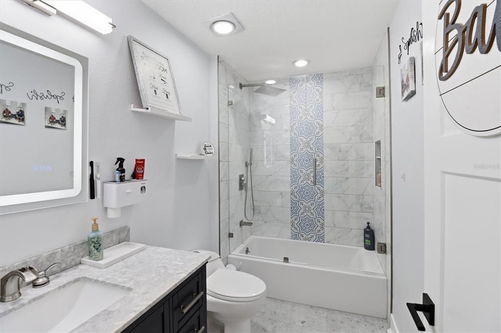 En Venta: $365,000 (4 camas, 2 baños, 2222 Pies cuadrados)