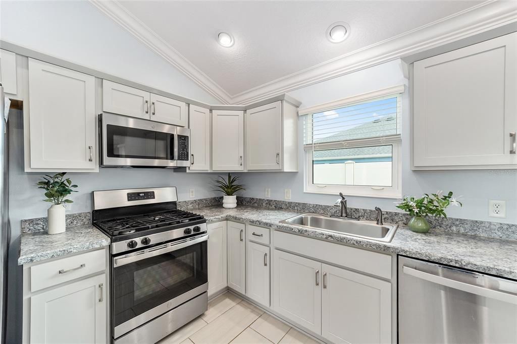 Activo con contrato: $364,900 (3 camas, 2 baños, 1392 Pies cuadrados)