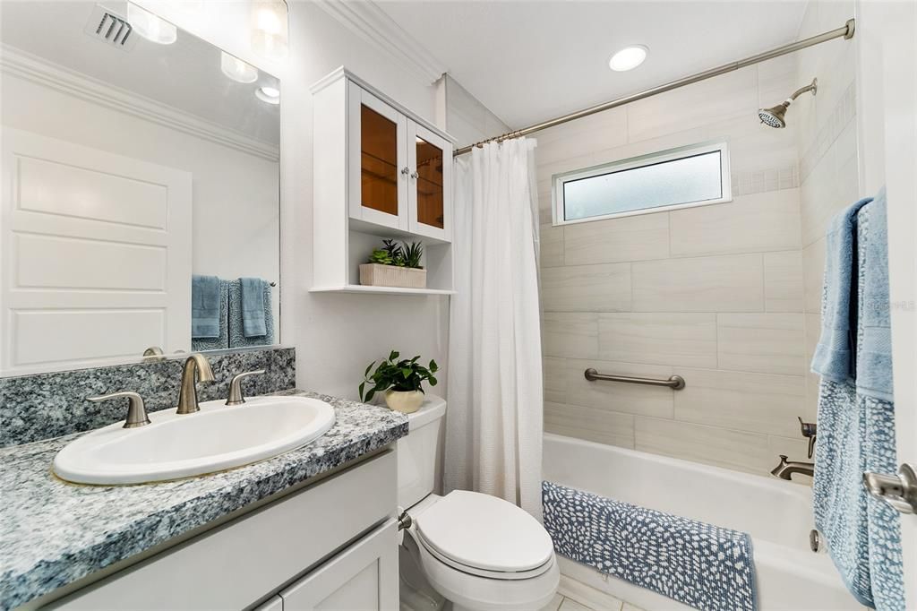Activo con contrato: $364,900 (3 camas, 2 baños, 1392 Pies cuadrados)