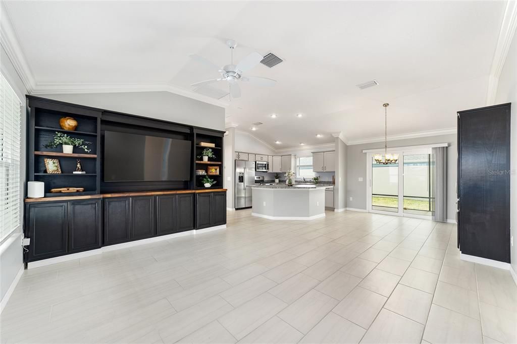 Activo con contrato: $364,900 (3 camas, 2 baños, 1392 Pies cuadrados)