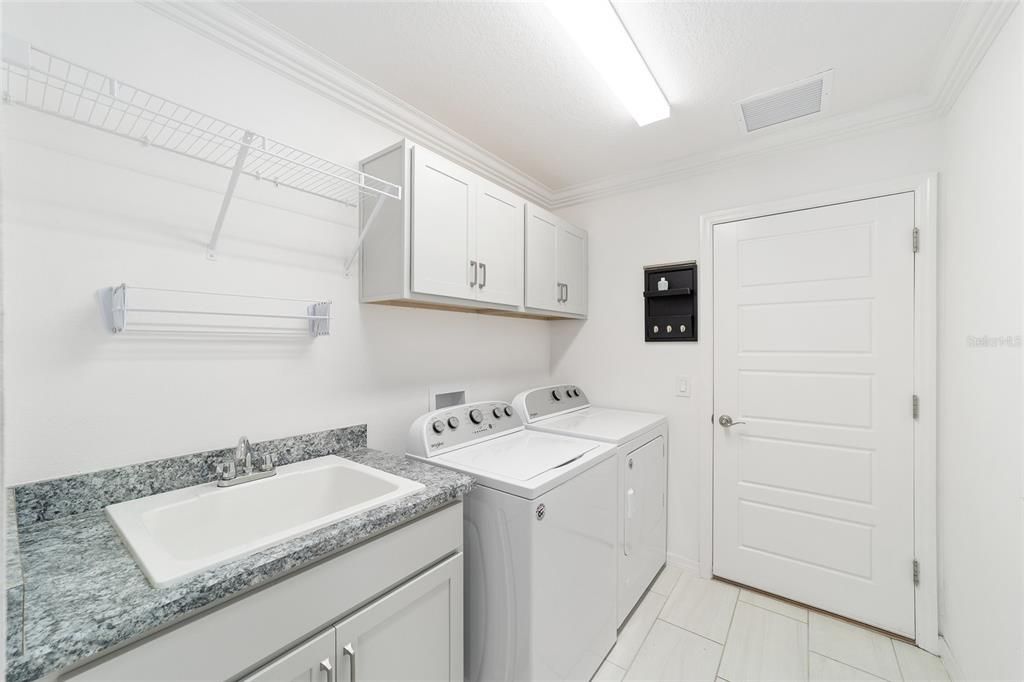 Activo con contrato: $364,900 (3 camas, 2 baños, 1392 Pies cuadrados)