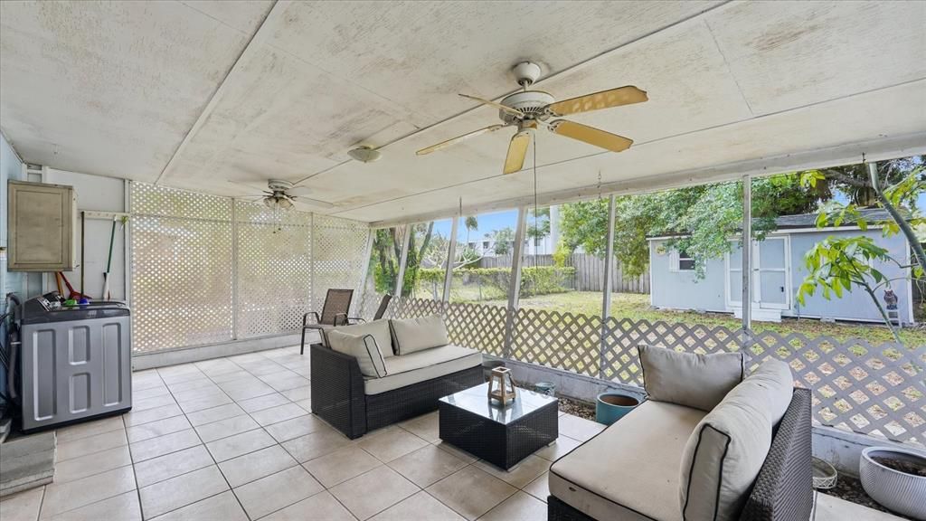 Activo con contrato: $225,000 (2 camas, 1 baños, 1070 Pies cuadrados)