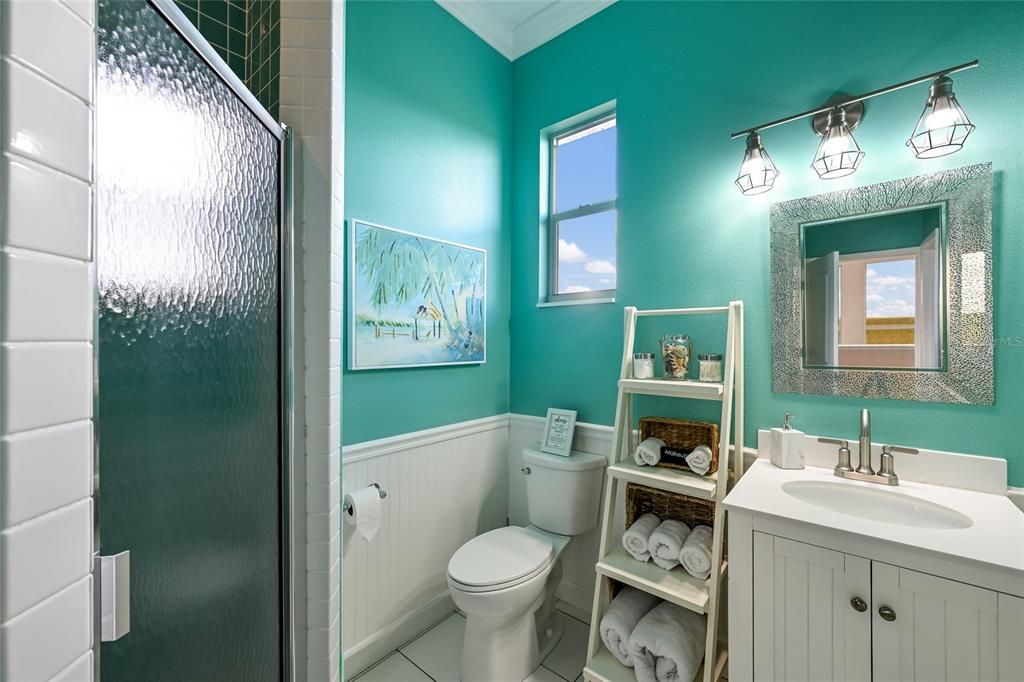 En Venta: $1,100,000 (3 camas, 3 baños, 2165 Pies cuadrados)
