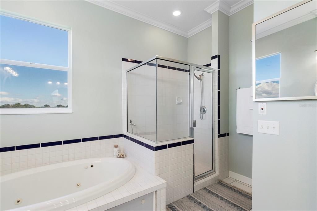 En Venta: $1,100,000 (3 camas, 3 baños, 2165 Pies cuadrados)