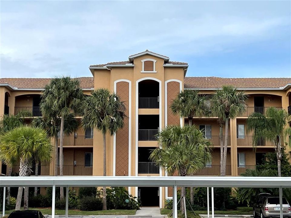 For Rent: $2,150 (2 beds, 2 baths, 1121 Square Feet)