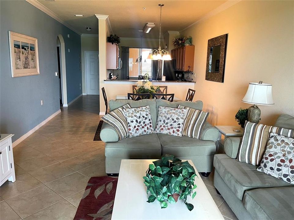 For Rent: $2,150 (2 beds, 2 baths, 1121 Square Feet)