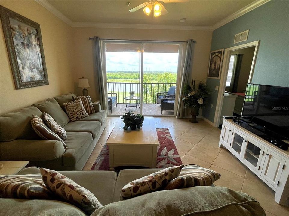 For Rent: $2,150 (2 beds, 2 baths, 1121 Square Feet)
