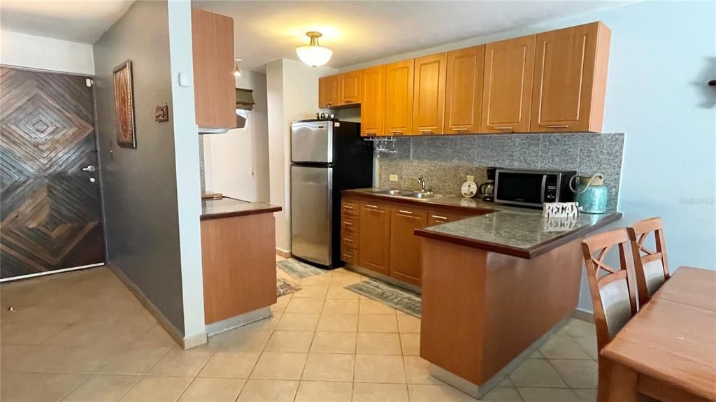 На продажу: $450,000 (2 спален, 1 ванн, 906 Квадратных фут)