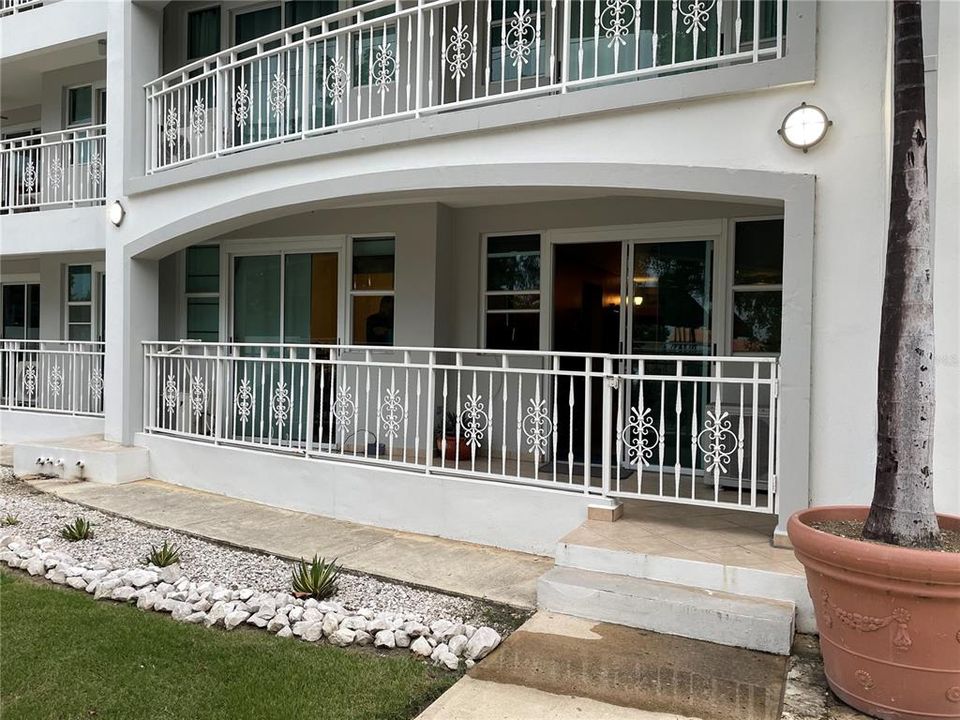 На продажу: $450,000 (2 спален, 1 ванн, 906 Квадратных фут)