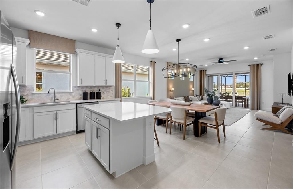 На продажу: $419,990 (2 спален, 2 ванн, 1579 Квадратных фут)