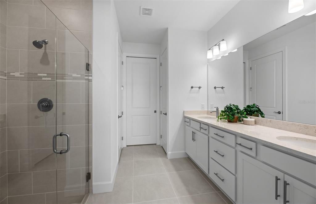 На продажу: $419,990 (2 спален, 2 ванн, 1579 Квадратных фут)