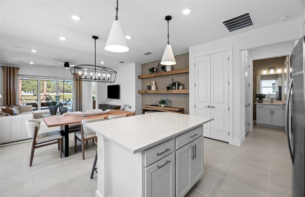 На продажу: $419,990 (2 спален, 2 ванн, 1579 Квадратных фут)