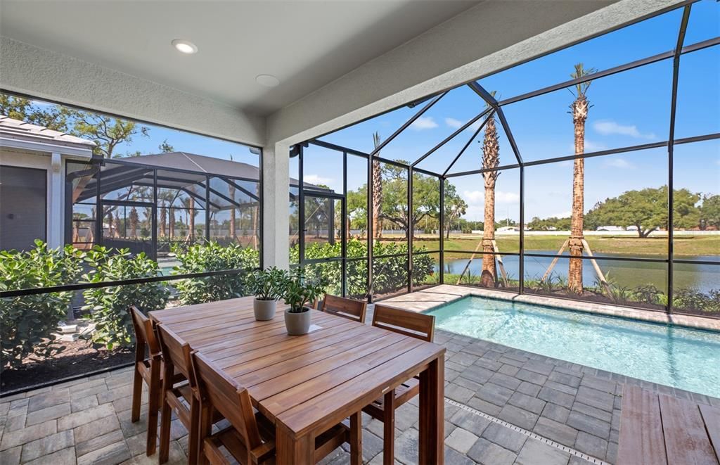 На продажу: $419,990 (2 спален, 2 ванн, 1579 Квадратных фут)