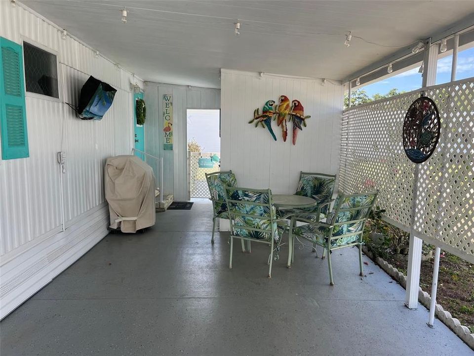 На продажу: $168,000 (2 спален, 1 ванн, 624 Квадратных фут)